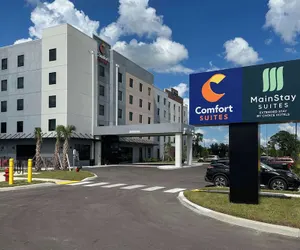 Photo 2 - Comfort Suites