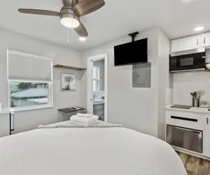 Photo 3 - Beach 5 Villas - Immaculate 300 steps from the Ocean