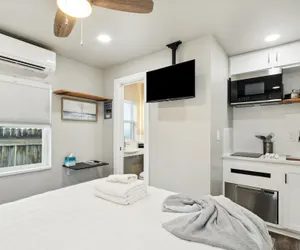 Photo 2 - Beach 5 Villas - Immaculate 300 steps from the Ocean