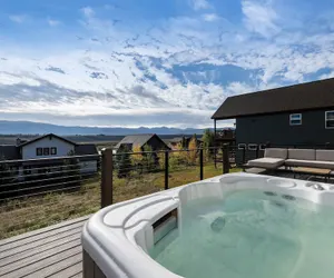 Photo 2 - Scenic Perch 2 Bedroom Home