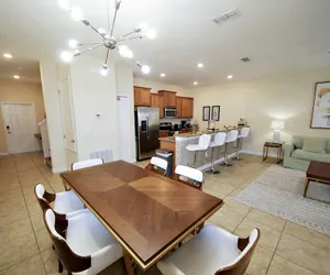 Photo 2 - Upstay Family Home w Private Pool Resort Access