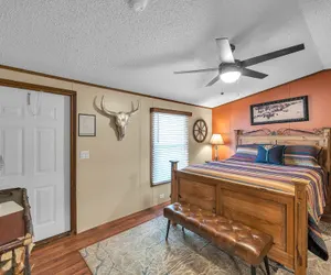 Photo 4 - Waterfront Lodge - 4 Bedroom Lodge by The Lodges at Fossil Creek