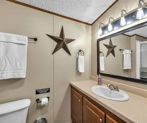 Photo 5 - Wild Horses - 1 Bedroom Hotel Room by The Lodges at Fossil Creek