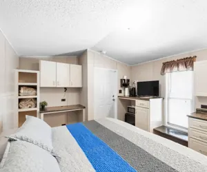 Photo 2 - Dazeoff Too - Pet Friendly Suite 1 Bedroom Hotel Room by The Lodges at Fossil Creek