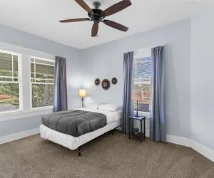 Photo 4 - Near The Airport East Lake Craftsman