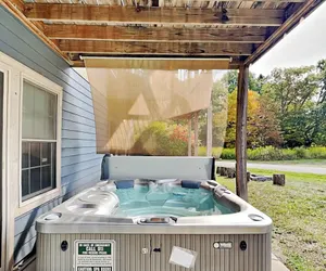 Photo 2 - Bluebeary Retreat by Taylor Made Deep Creek