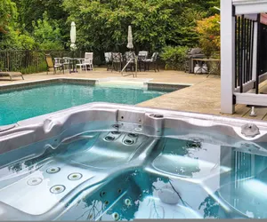 Photo 4 - Jacuzzi - West Point - Family Friendly