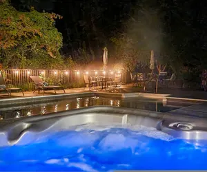 Photo 3 - Jacuzzi - West Point - Family Friendly