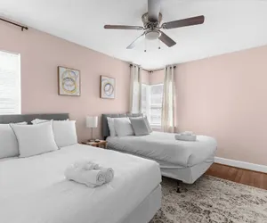 Photo 4 - Blushing Bungalow