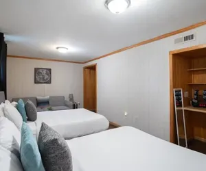 Photo 4 - Mins to 5-points-Highland Hideaway