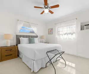 Photo 3 - Sunset Inn - Hallandale Beach