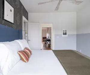 Photo 5 - The Monroe by AvantStay – Stylish Group Stay with Easy Access to Attractions