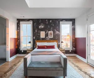 Photo 4 - The Monroe by AvantStay – Stylish Group Stay with Easy Access to Attractions