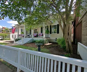 Photo 2 - Chesnut Cottage Inn Bed & Breakfast