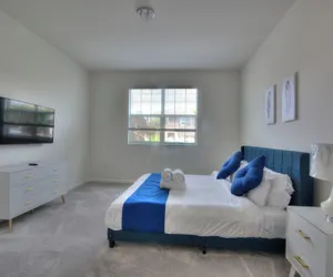 Photo 5 - Hotel Styled Bedrooms in a Villa