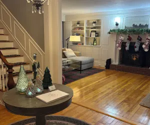 Photo 3 - The Inn Crowd Bed and Breakfast