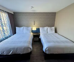 Photo 3 - GLō Best Western Bronx NYC