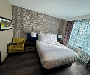 Photo 5 - GLō Best Western Bronx NYC