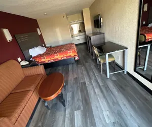 Photo 4 - CourtesyStay