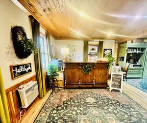 Photo 3 - Bear Inn Retreat