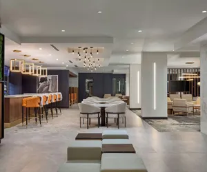 Photo 2 - Courtyard by Marriott Denver Downtown Stadium Area