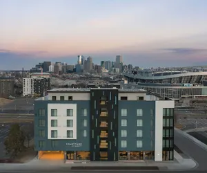 Photo 2 - Courtyard by Marriott Denver Downtown West
