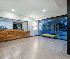 Photo 3 - ECHO Suites Extended Stay by Wyndham Madison