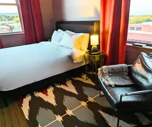 Photo 5 - The Well Hotel & Taproom