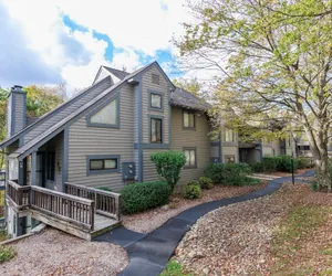 Photo 2 - Seven Springs Resort 1br Condo, Shuttle To Slopes! 1 Bedroom Condo