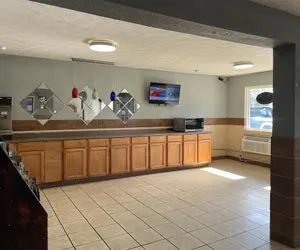 Photo 5 - Studio 6 Suites Hurricane, Wv