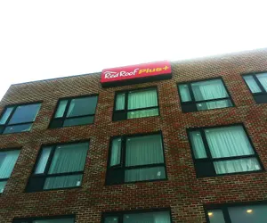 Photo 2 - Red Roof PLUS+ Brooklyn - 3rd Ave