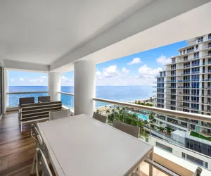 Photo 3 - Beachfront Condo With Large Balcony