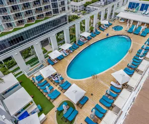 Photo 2 - Beachfront Condo With Large Balcony