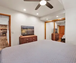 Photo 3 - Serenity Cove Lake House #2472 by Big Bear Vacations