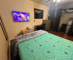 Photo 4 - OASIS ROOM RENTAL