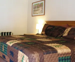 Photo 4 - The Lake George Inn