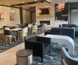 Photo 5 - La Quinta Inn & Suites by Wyndham Olive Branch