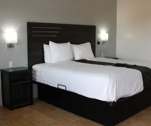 Photo 2 - Rodeway Inn Yuma Downtown