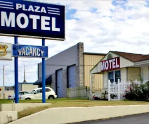 Photo 2 - Plaza Motel