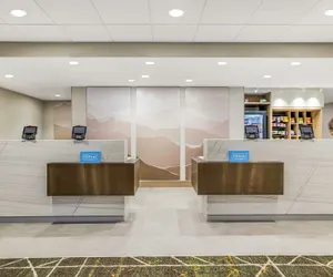 Photo 4 - Home2 Suites By Hilton Madison East