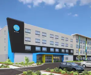 Photo 2 - Tru By Hilton Oshkosh