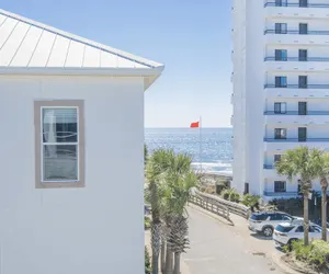Photo 2 - 30A Beach Music by Avantstay Pool w/ Gulf Views Golf Cart