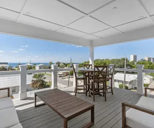 Photo 3 - Tipsea Turtle - Avantstay 1 Block to Gulf + Pool
