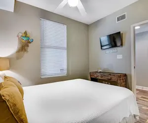 Photo 4 - Grandview East 1002