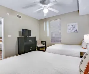 Photo 3 - Grandview East 1002