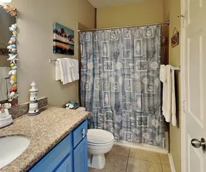 Photo 5 - Harbor East Condominiums 414d