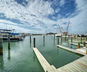 Photo 4 - Sailfish & Dolphin Buyout by Avantstay 2 Units, Marina Front + View, Patio