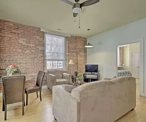 Photo 3 - Executive furnished rentals at Light St