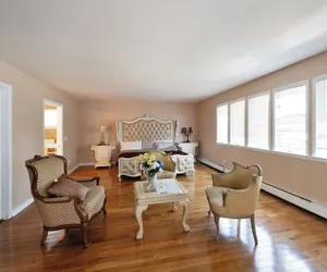 Photo 3 - LUXURY BAY SHORE HOME