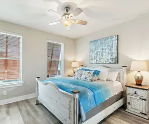 Photo 5 - Bottlenose Beach House